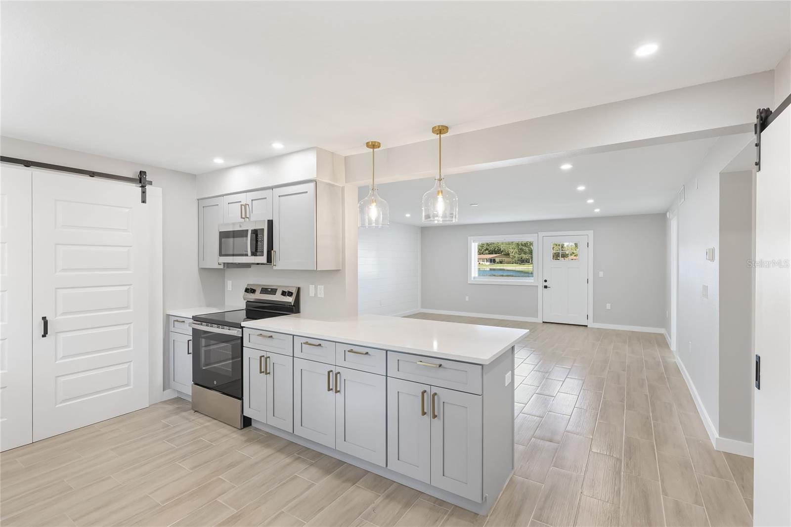 LAKE TIPPECANOE - Residential