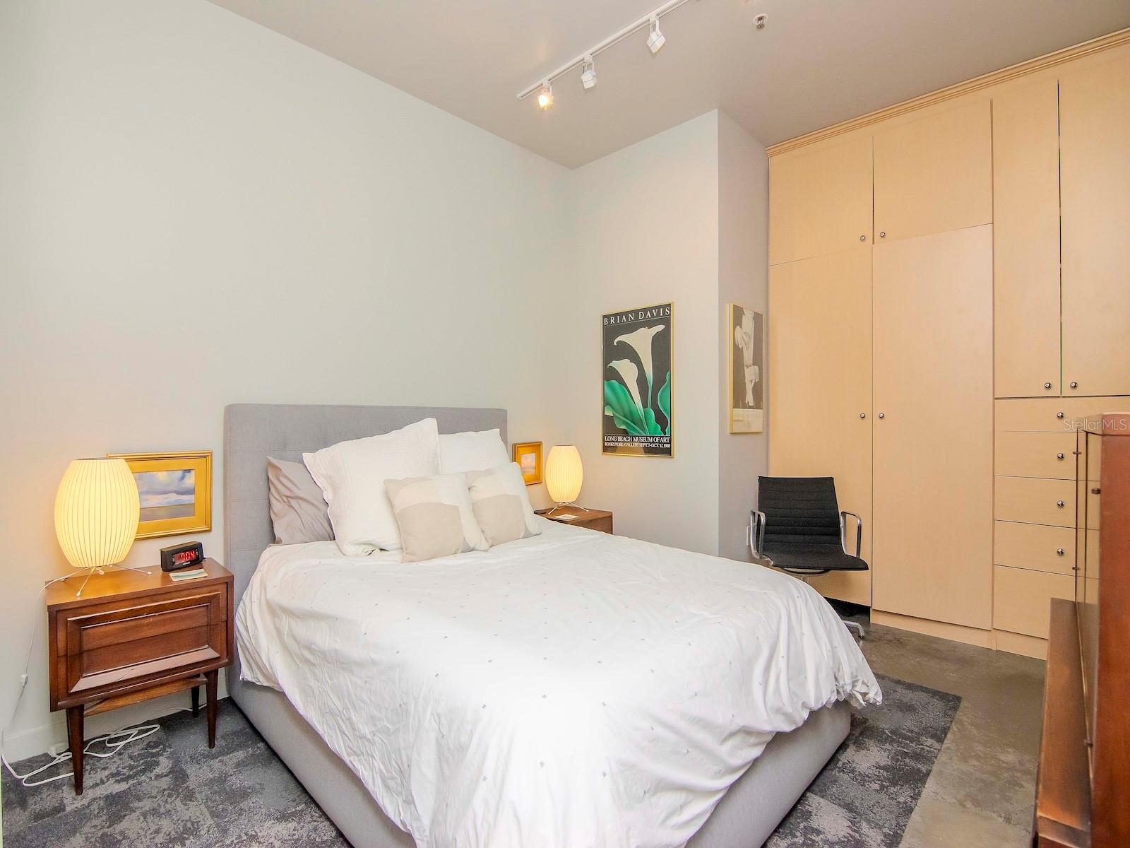 VICTORY LOFTS A CONDO - Residential Lease