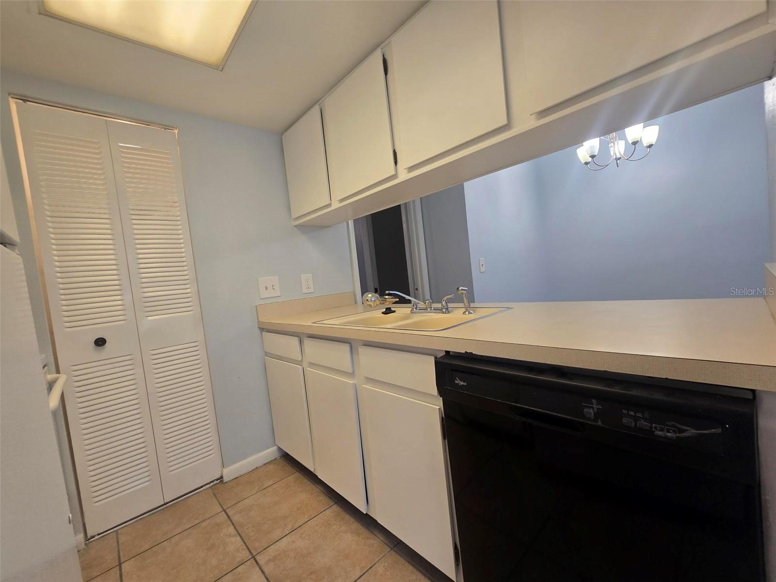 4922 W GANDY BOULEVARD G102