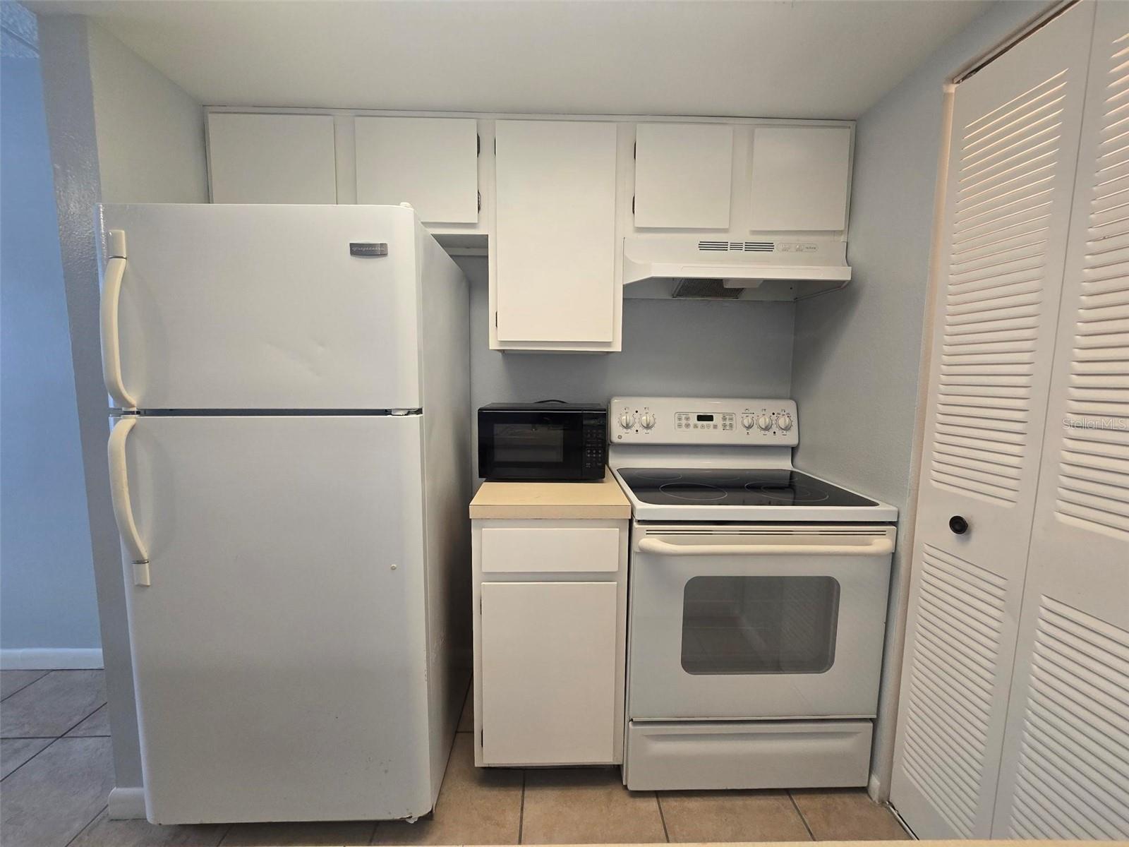 4922 W GANDY BOULEVARD G102