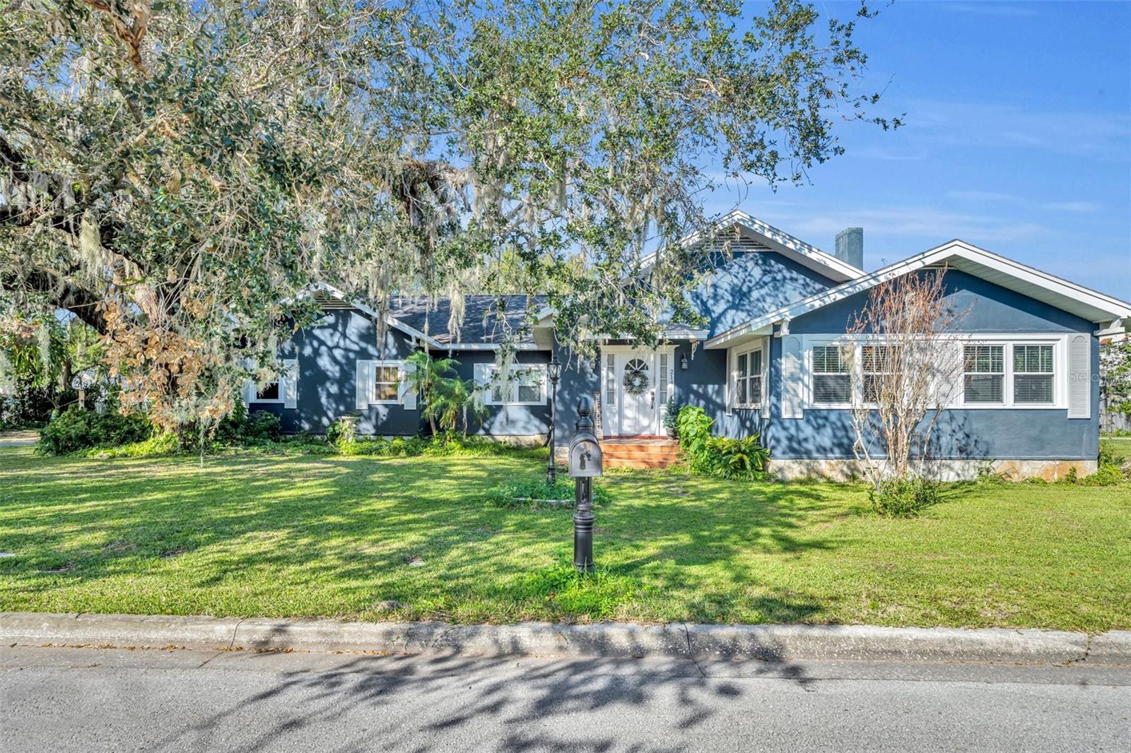 214 S WOODLAND STREET