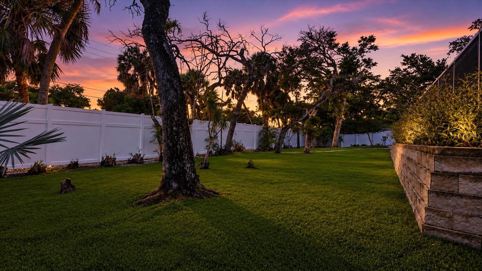 5333 SIESTA COURT, SARASOTA, FL, 34242 4 5333 SIESTA COURT