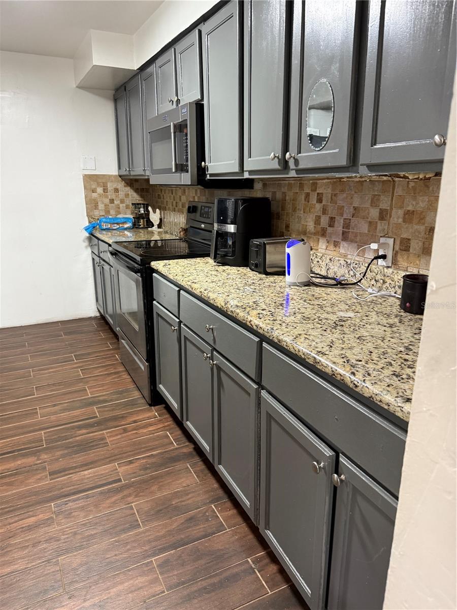 LAKEVIEW HEIGHTS - Residential Income