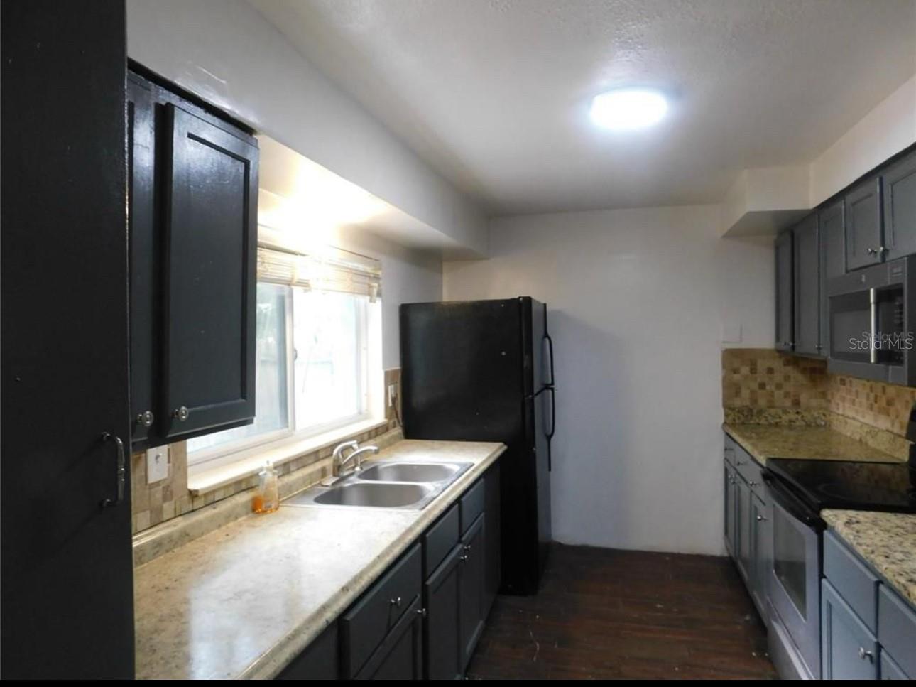 LAKEVIEW HEIGHTS - Residential Income