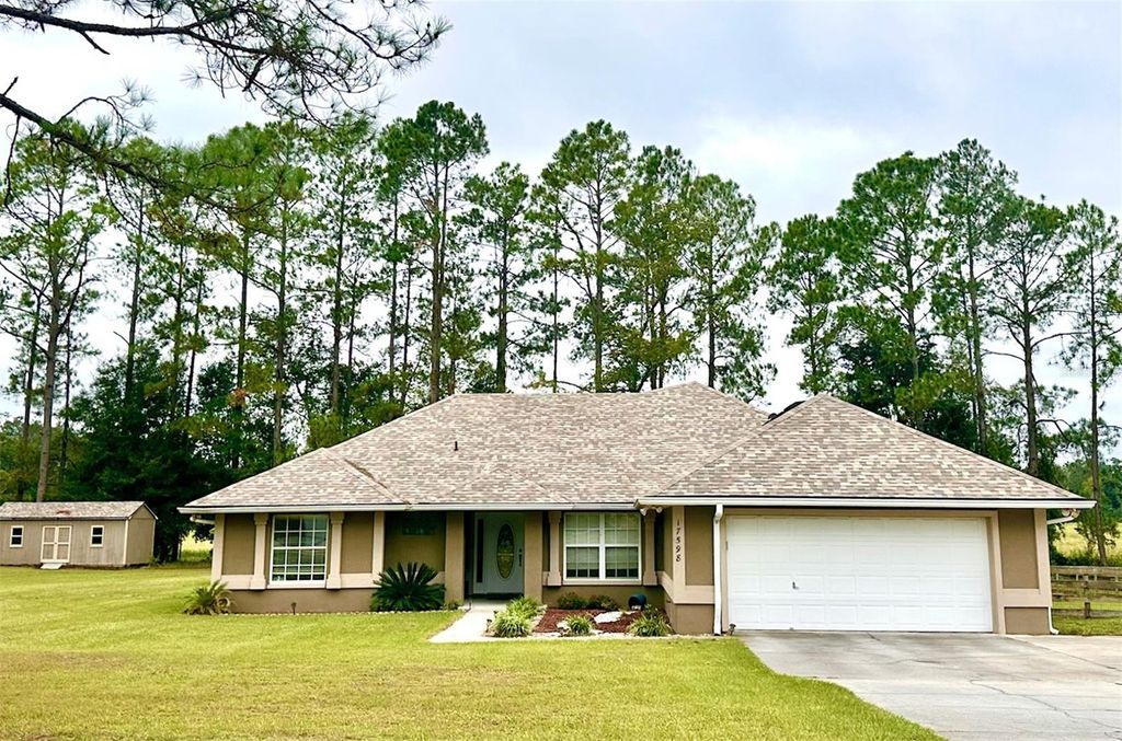 Photo of 17598 NW 181st Street, Alachua, FL 32615 (MLS # GC534642)