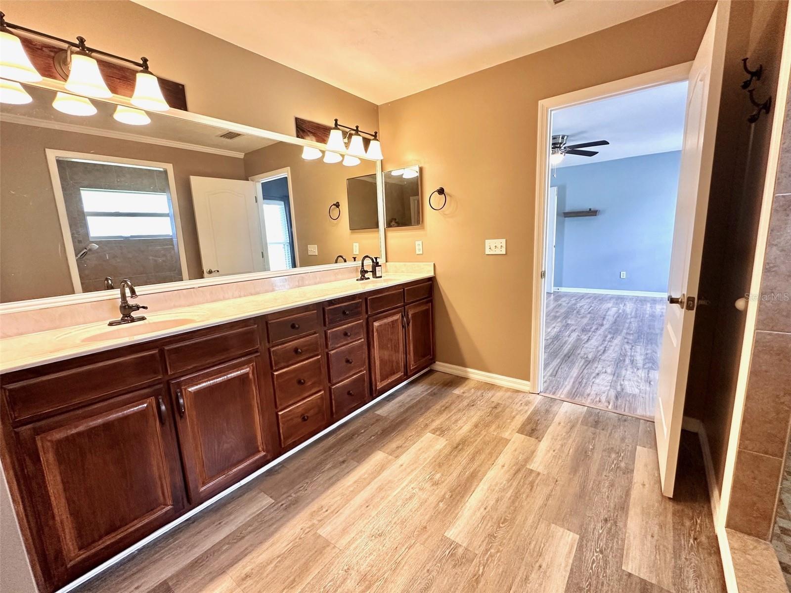 MEADOW GLEN REPL OF NOELLE ESTATE PH I - Residential