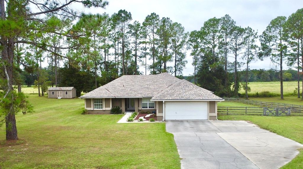 Photo of 17598 NW 181st Street, Alachua, FL 32615 (MLS # GC534642)