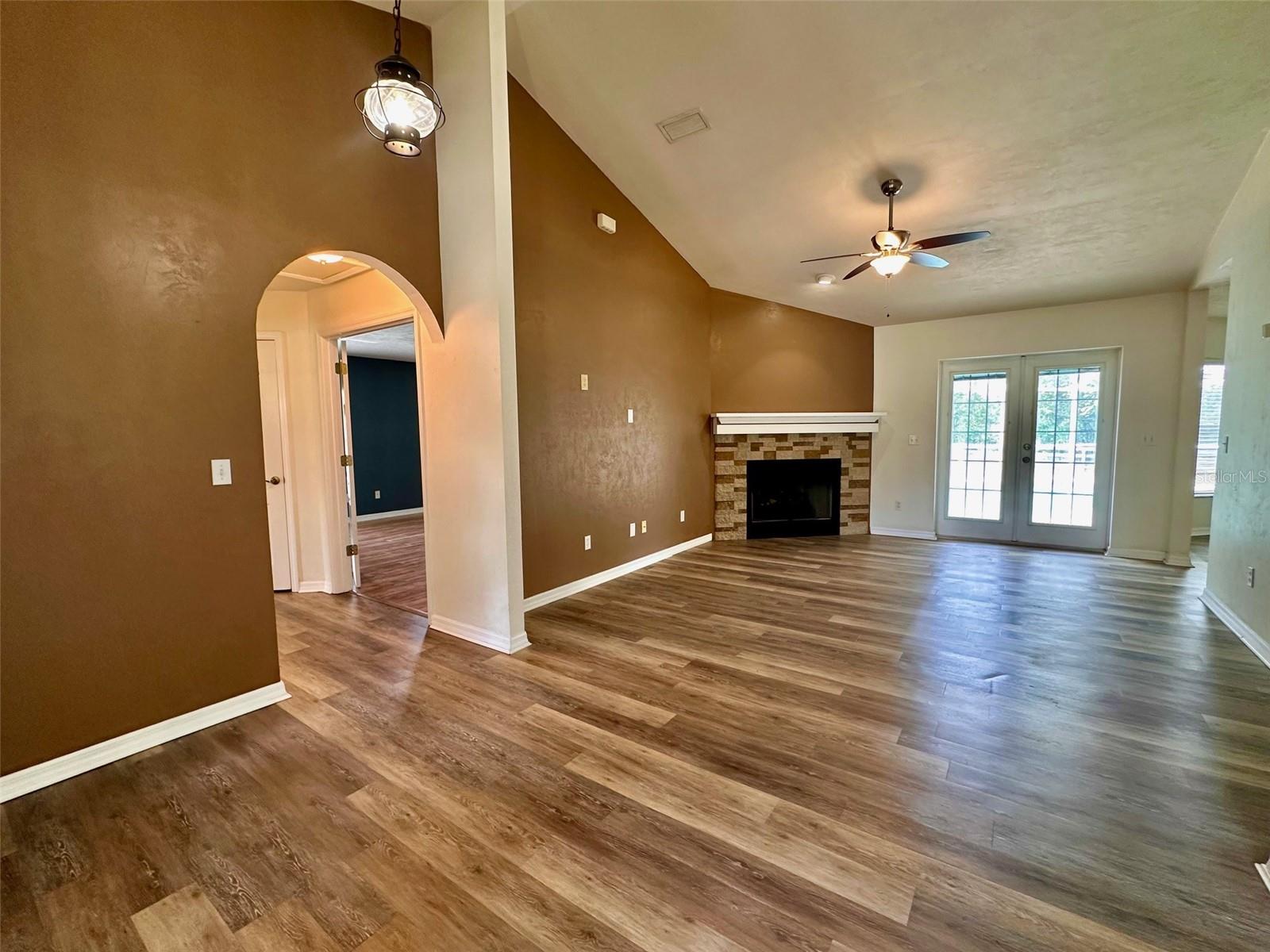 MEADOW GLEN REPL OF NOELLE ESTATE PH I - Residential