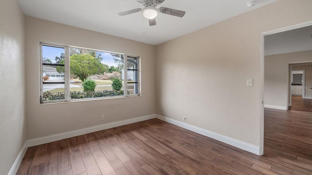 Photo of 107 E Magnolia Avenue, Howey In The Hills, FL 34737 (MLS # G5108555)