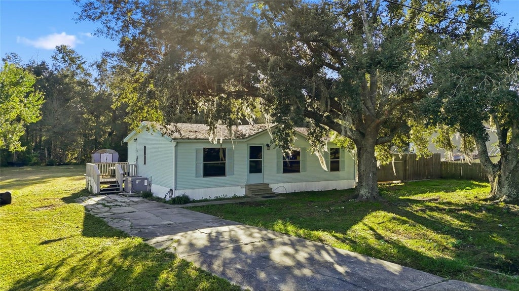Photo of 1141 Saddlewood Boulevard, Lakeland, FL 33809 (MLS # TB8561132)