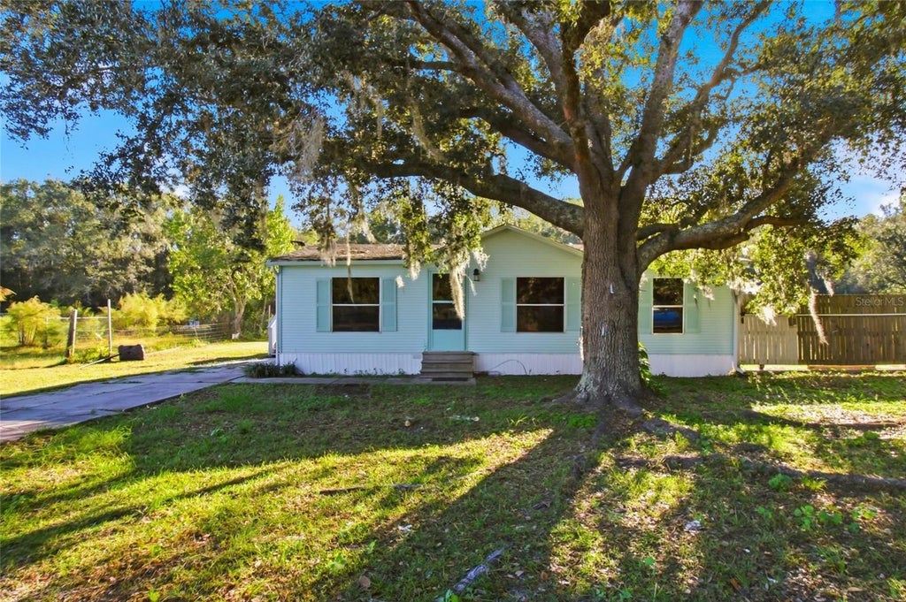 Photo of 1141 Saddlewood Boulevard, Lakeland, FL 33809 (MLS # TB8561132)