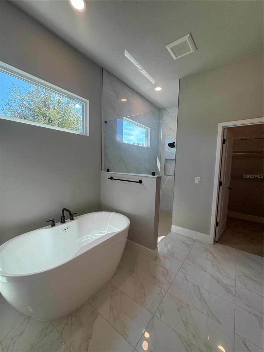 LAUREATE VILLAGE - Residential