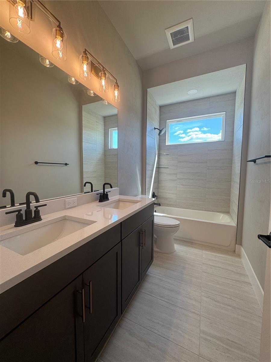 LAUREATE VILLAGE - Residential