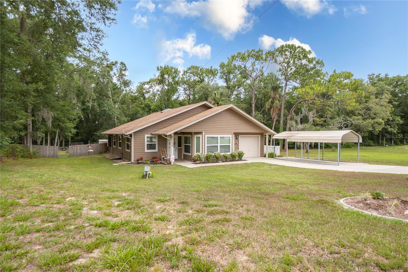 5711 W PINE CIRCLE