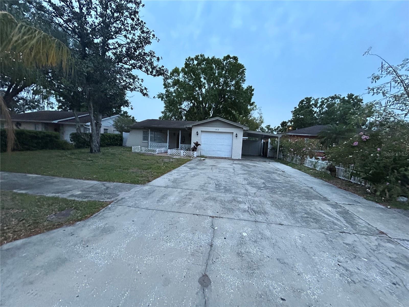 1912 W CLINTON STREET