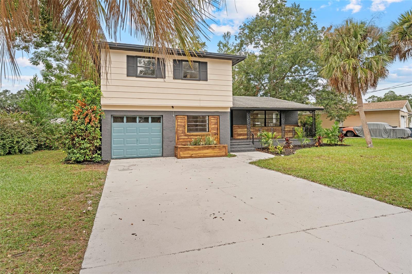 OAK HILL - Residential