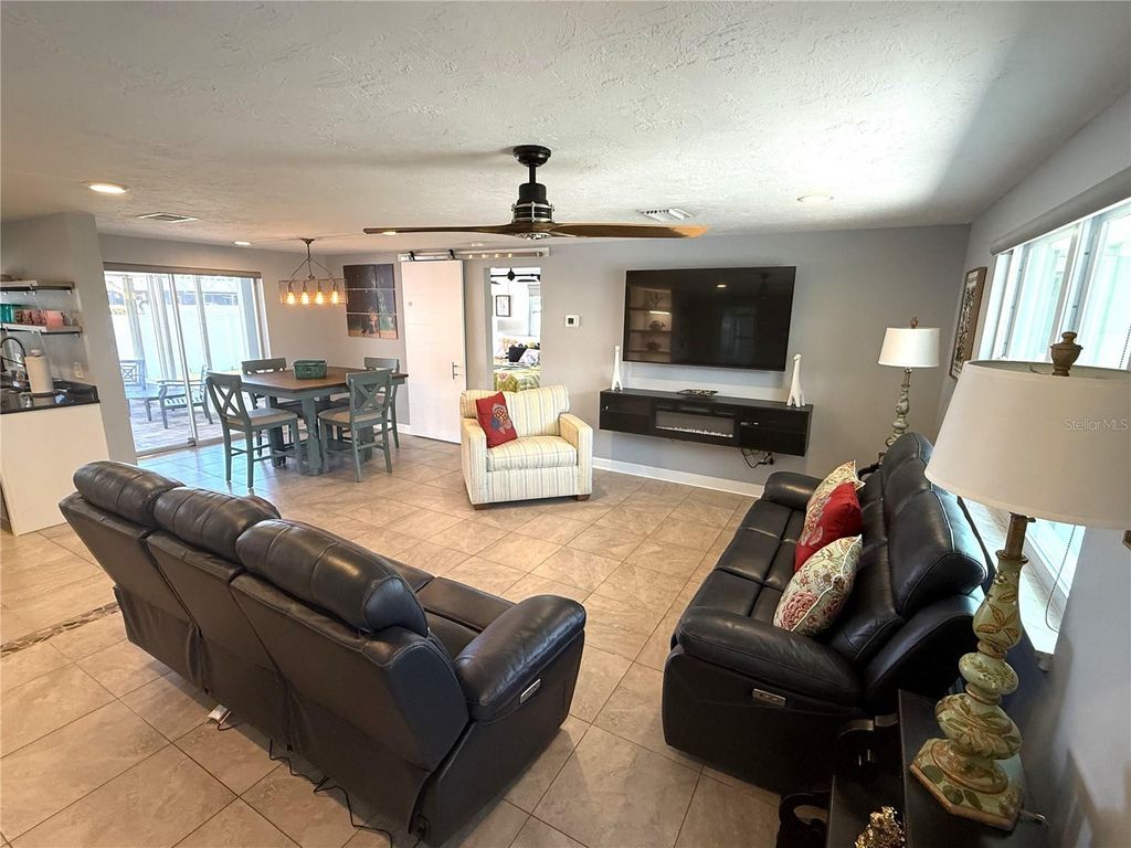 Photo of 6841 Roxbury Drive, Sarasota, FL 34231 (MLS # A4669782)