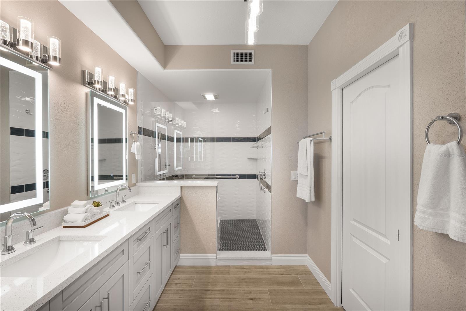 THE WATERFRONT ON VENICE ISLND - Residential