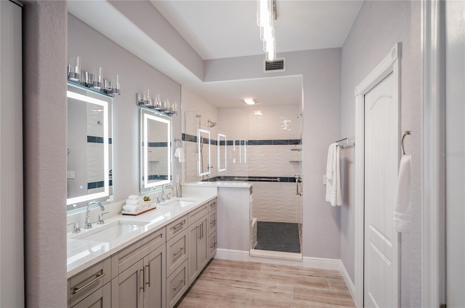 THE WATERFRONT ON VENICE ISLND - Residential