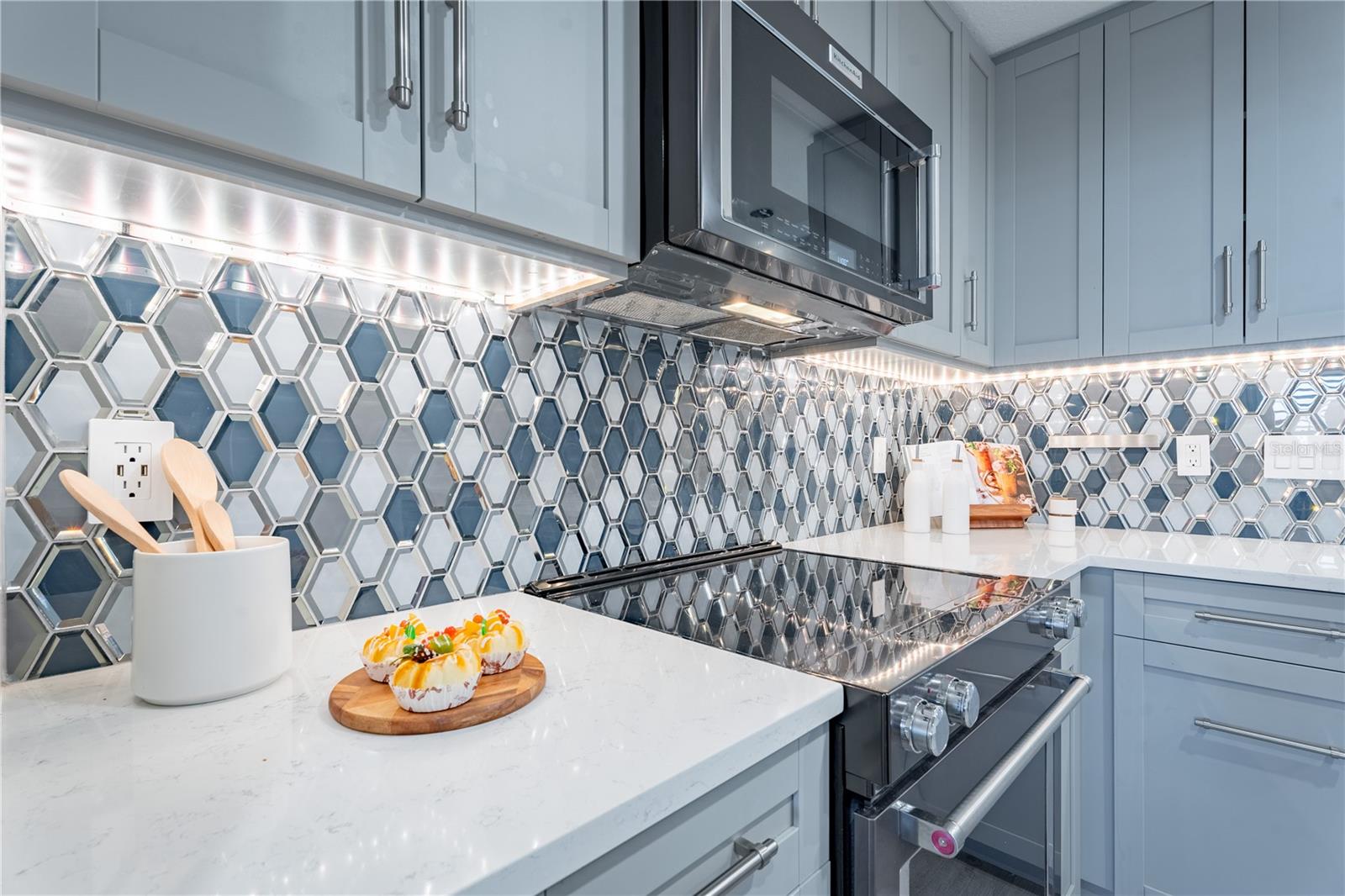 THE WATERFRONT ON VENICE ISLND - Residential