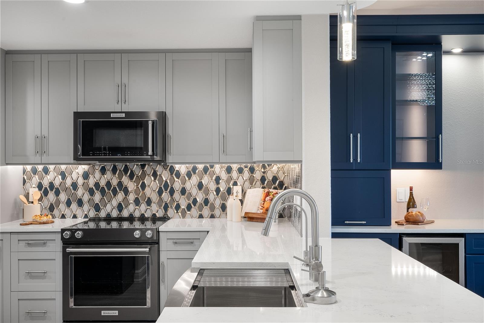 THE WATERFRONT ON VENICE ISLND - Residential