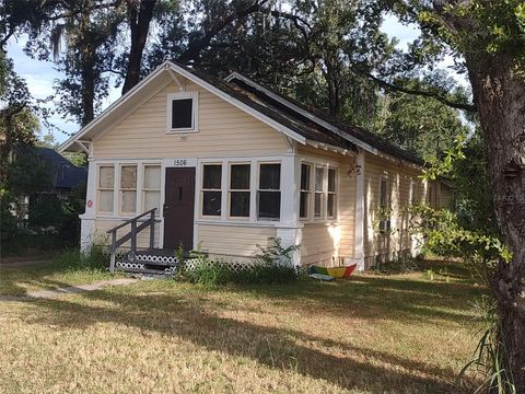 Photo of 1506 High Street, Leesburg, FL 34748 (MLS # O6347935)