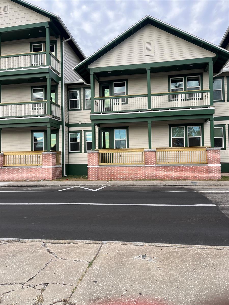 BANZA BANZA - Residential Lease