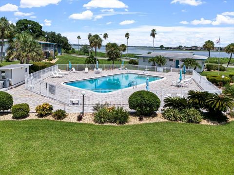 A home in LAKELAND