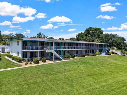 A home in LAKELAND