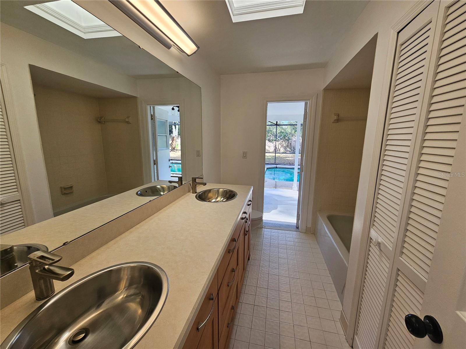 SPRING VALLEY CHASE - Residential