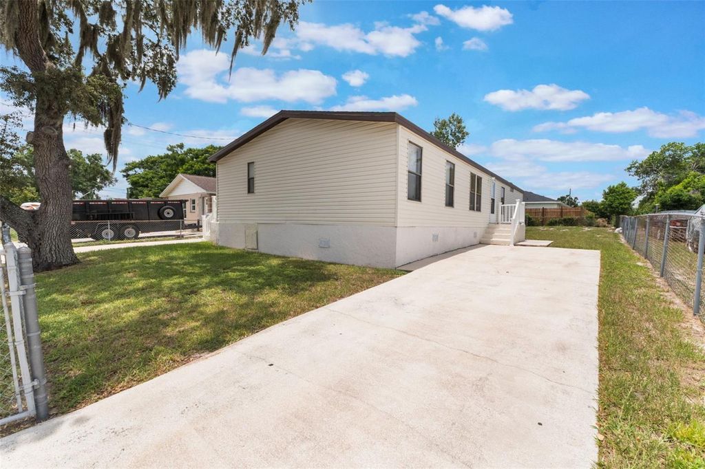 Photo of 127 E Northside Drive, Lake Wales, FL 33853 (MLS # O6327590)