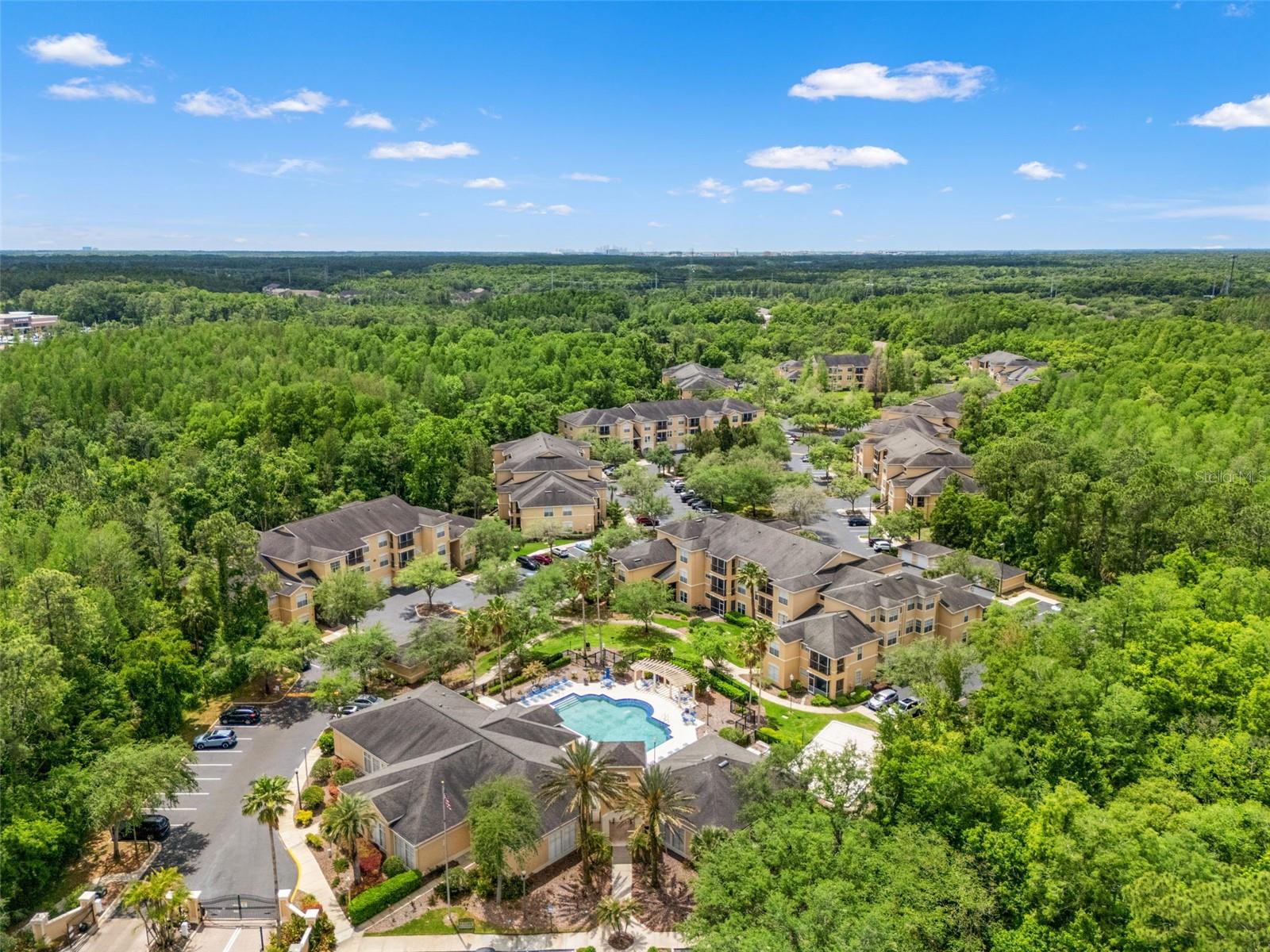 OXFORD PLACE AT TAMPA PALMS - Residential