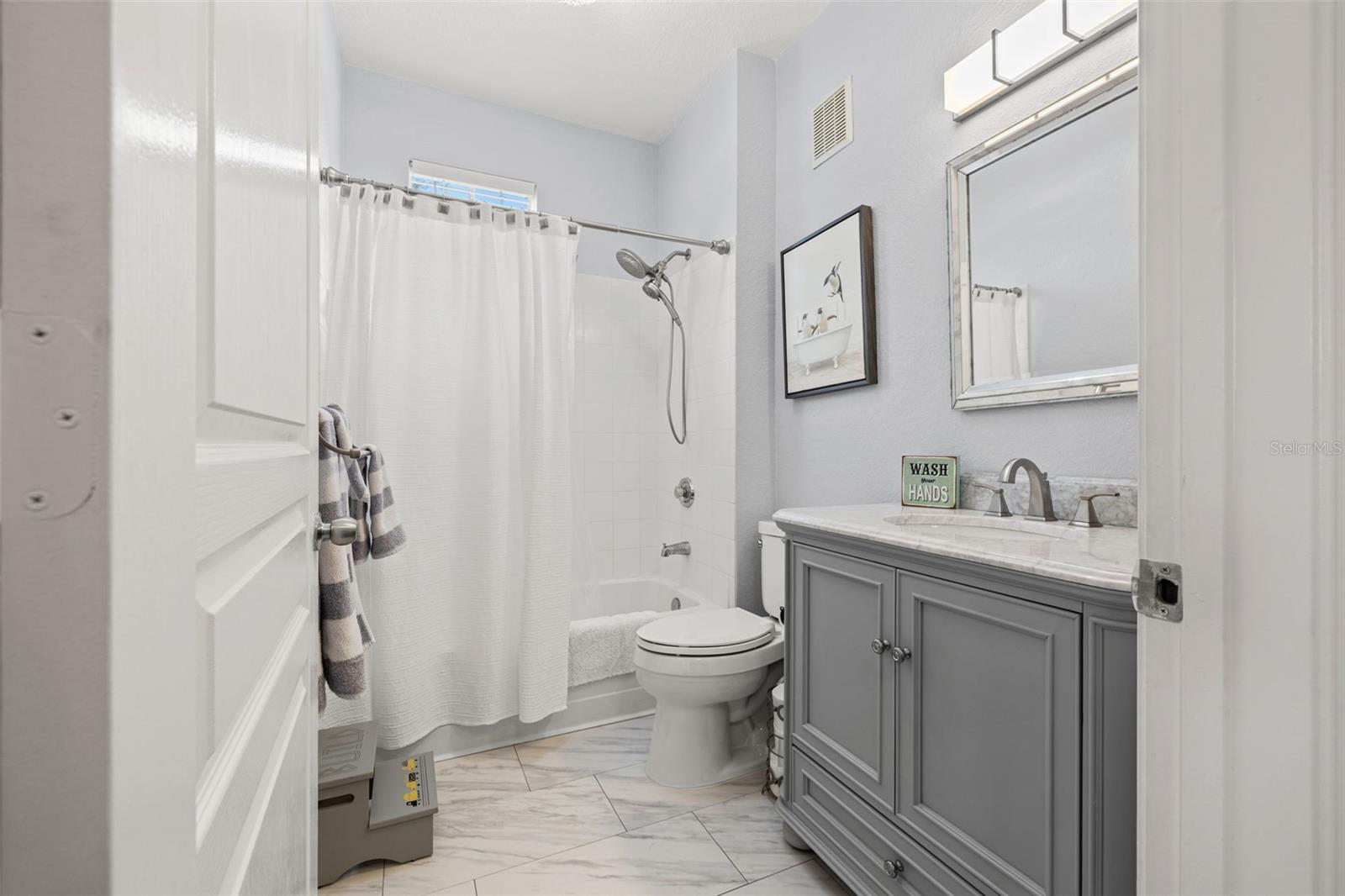 OXFORD PLACE AT TAMPA PALMS - Residential