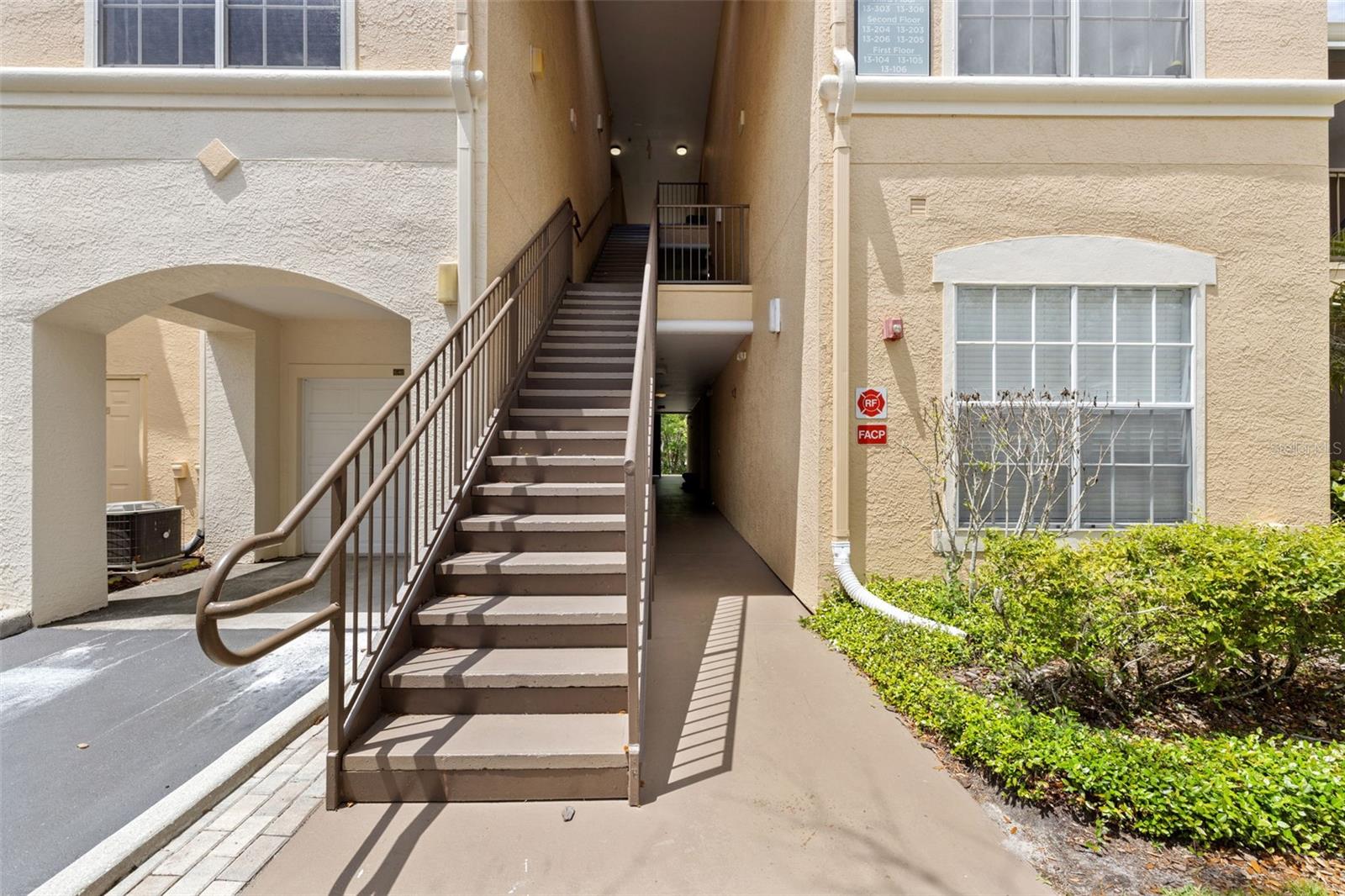 OXFORD PLACE AT TAMPA PALMS - Residential