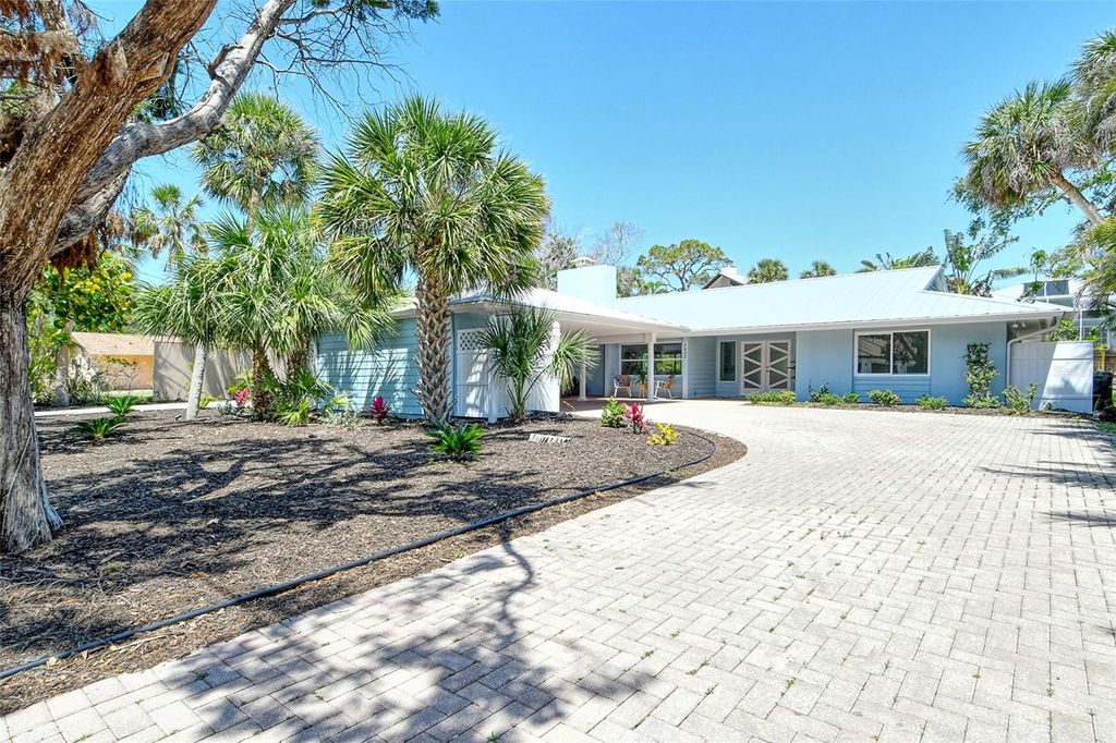 Photo of 4852 Featherbed Lane, Sarasota, FL 34242 (MLS # A4648921)