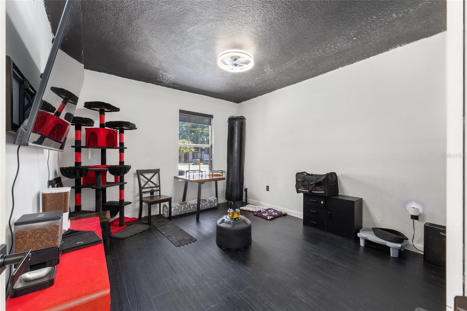 LEE VILLAS - Residential