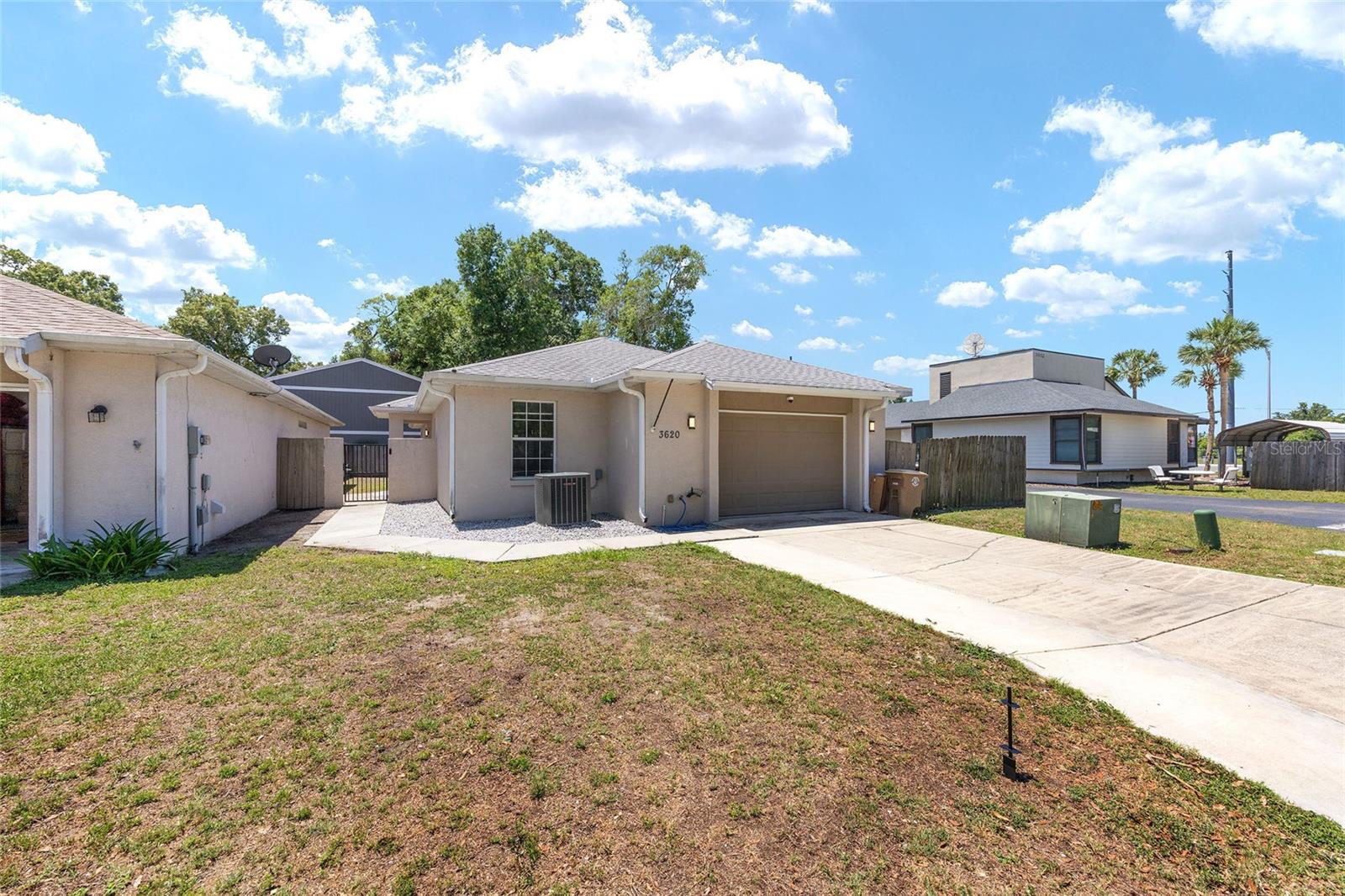 LEE VILLAS - Residential