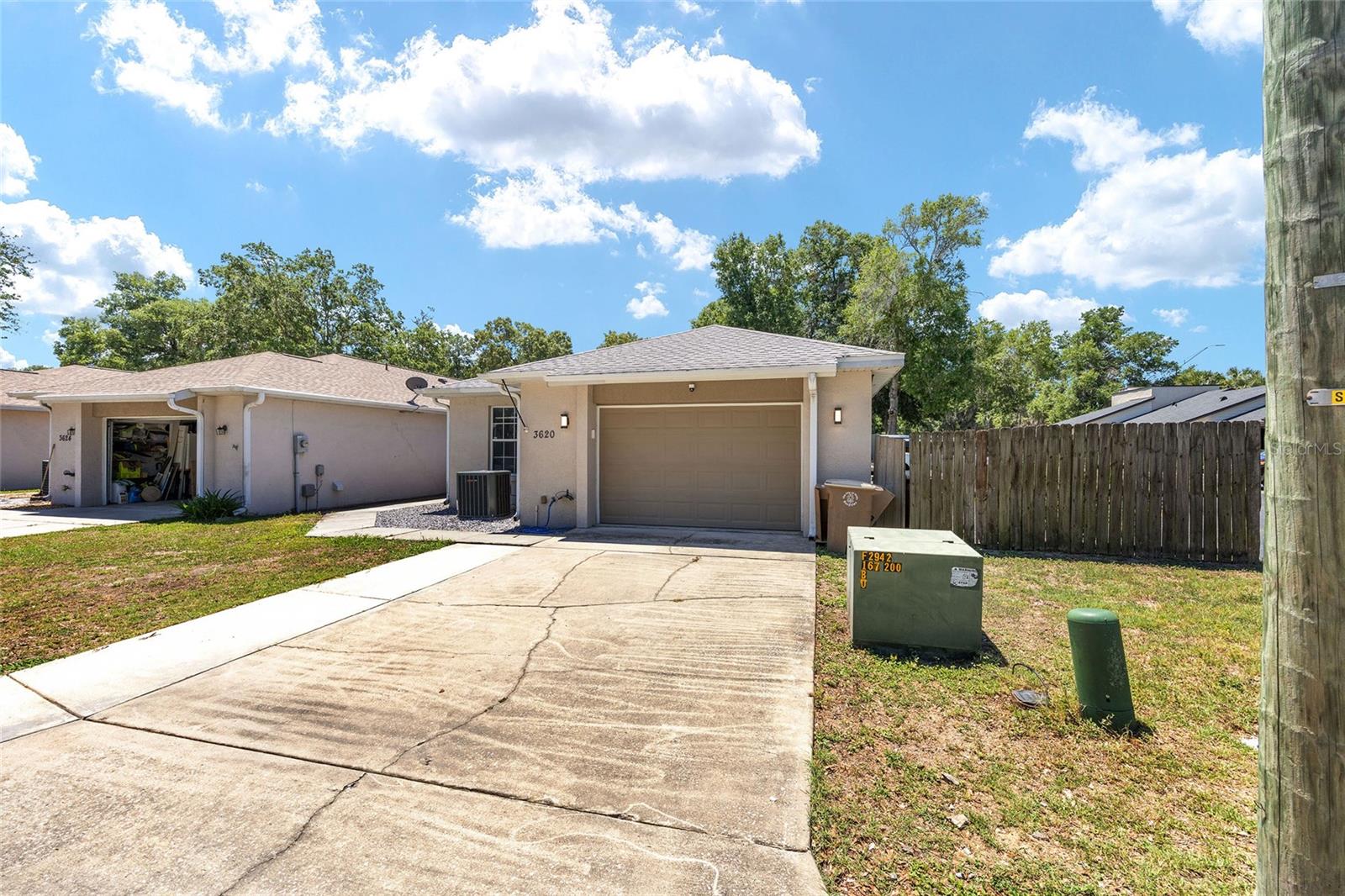 LEE VILLAS - Residential