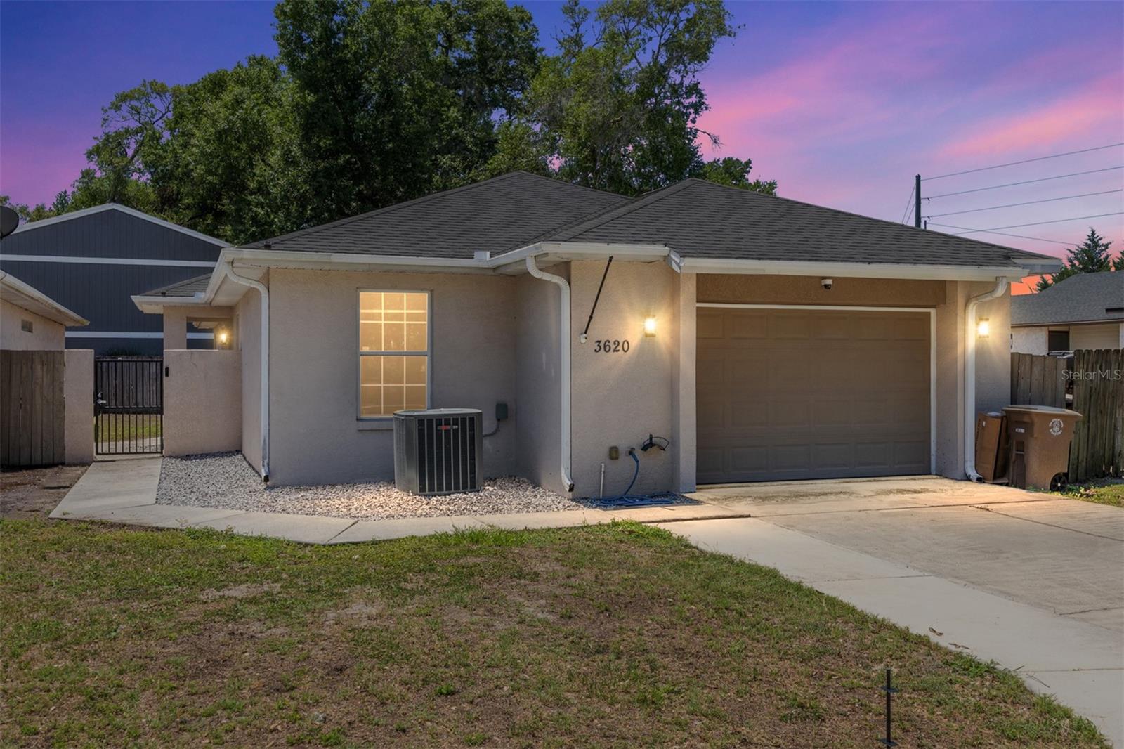 LEE VILLAS - Residential