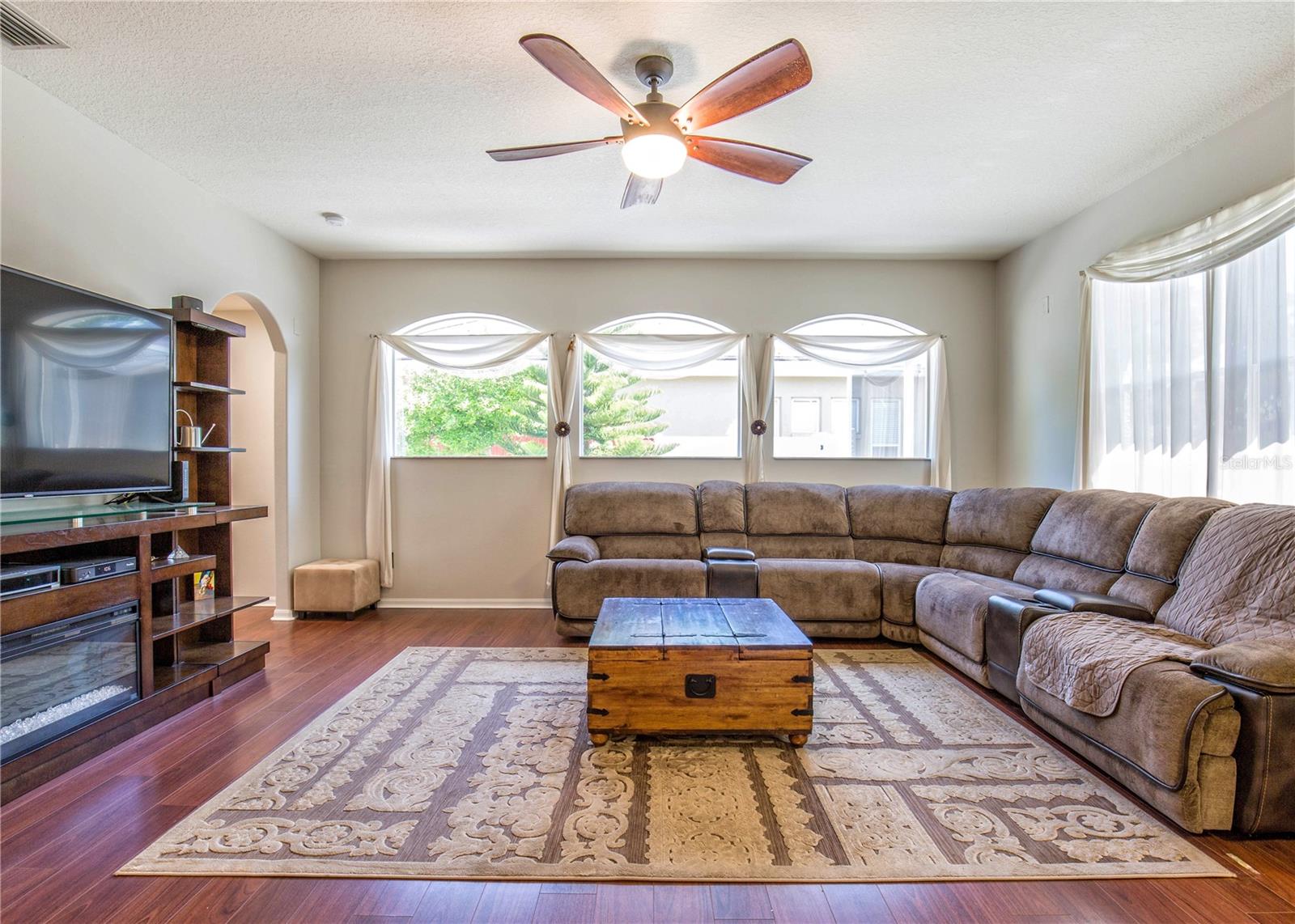 THOUSAND OAKS PH 06-9 - Residential