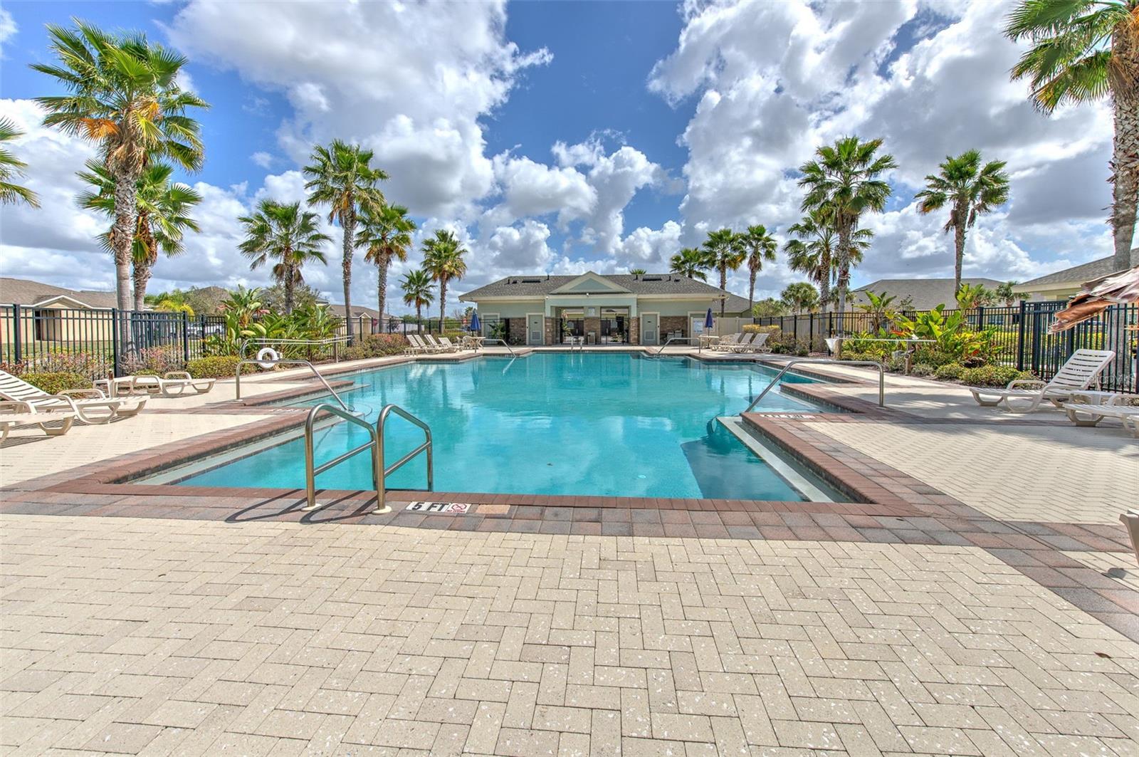 HAWKS POINT PH N TWNHMS - Residential