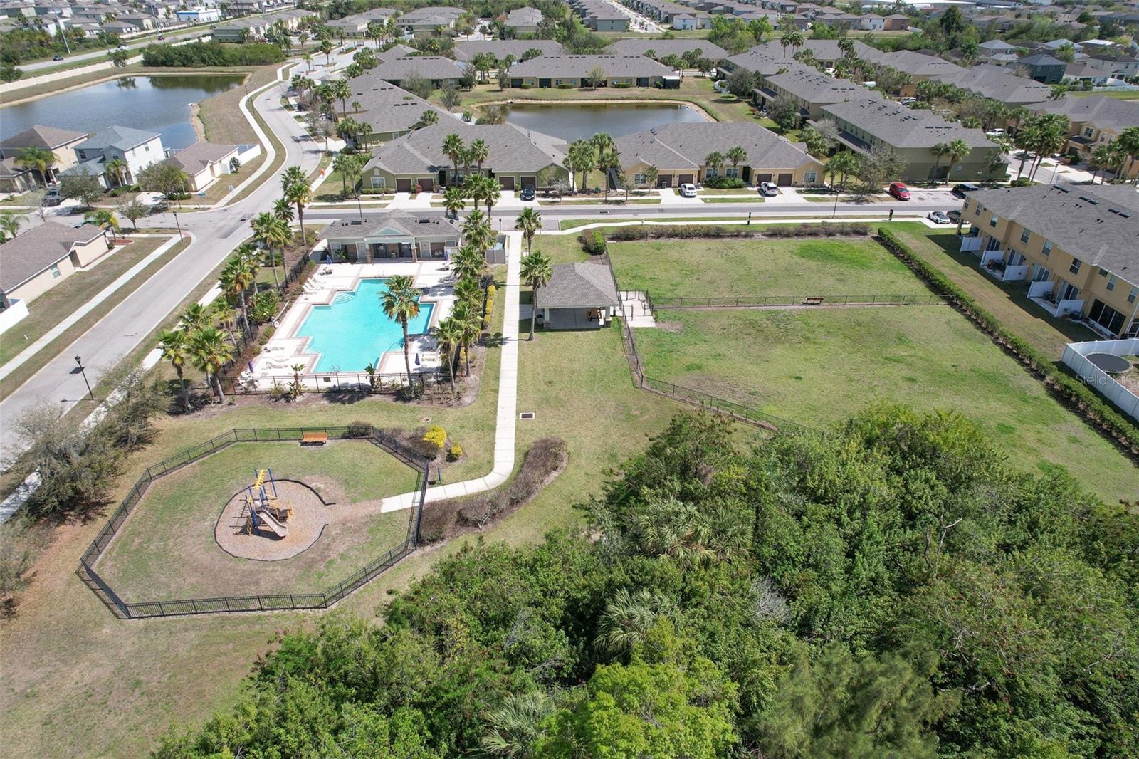 HAWKS POINT PH N TWNHMS - Residential