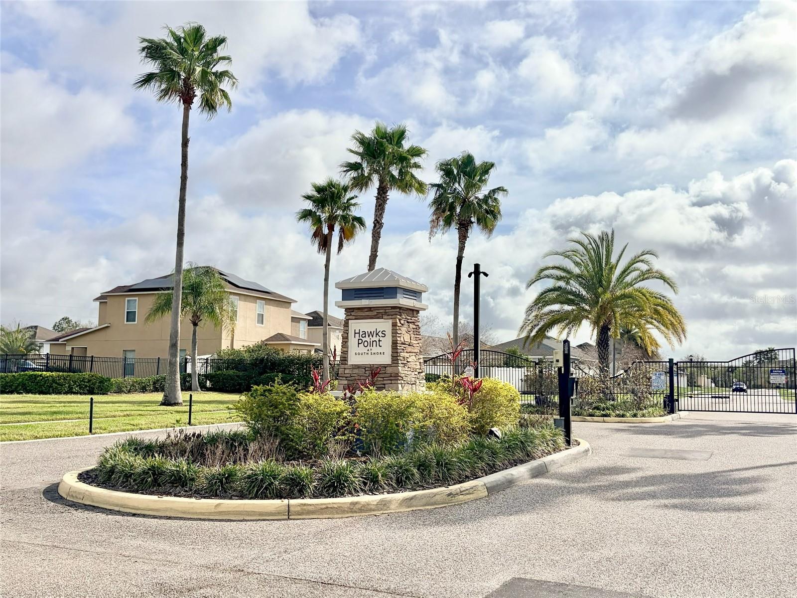 HAWKS POINT PH N TWNHMS - Residential