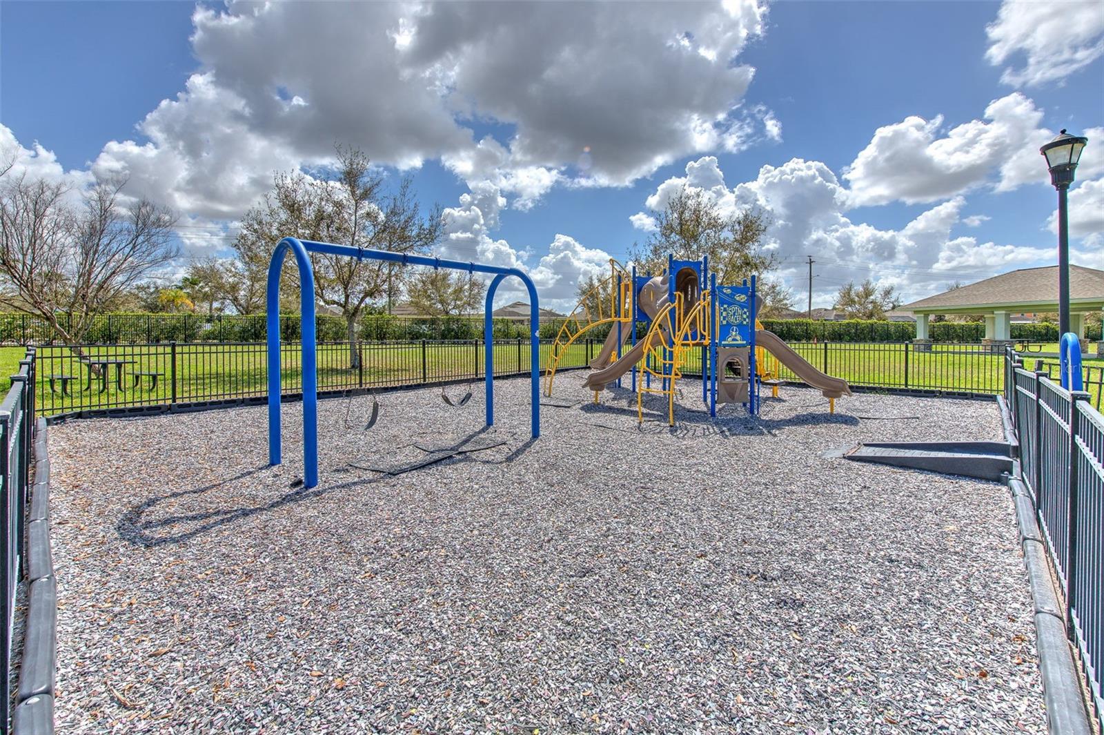 HAWKS POINT PH N TWNHMS - Residential