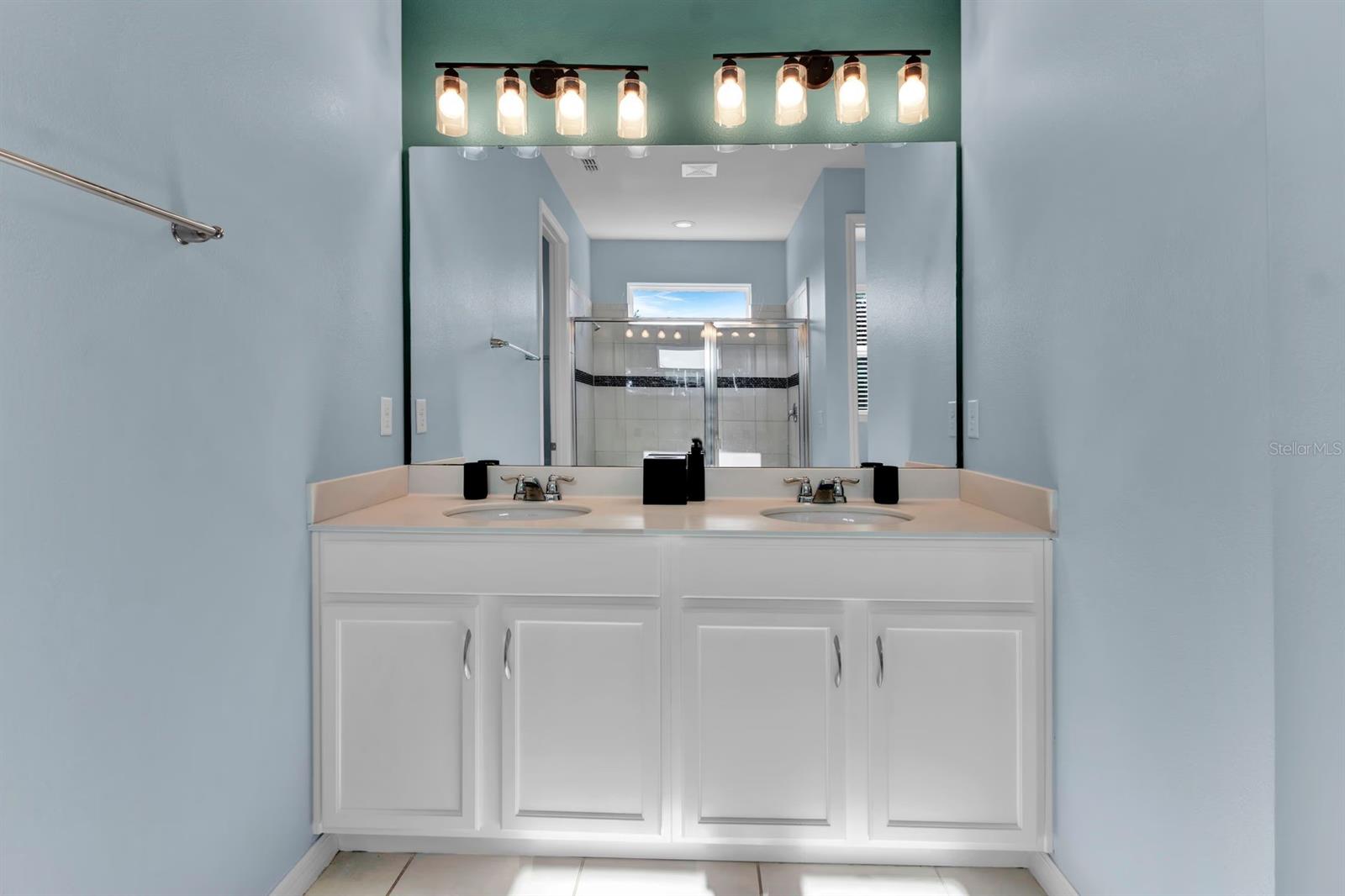 SOLARA RESIDENCE - Residential