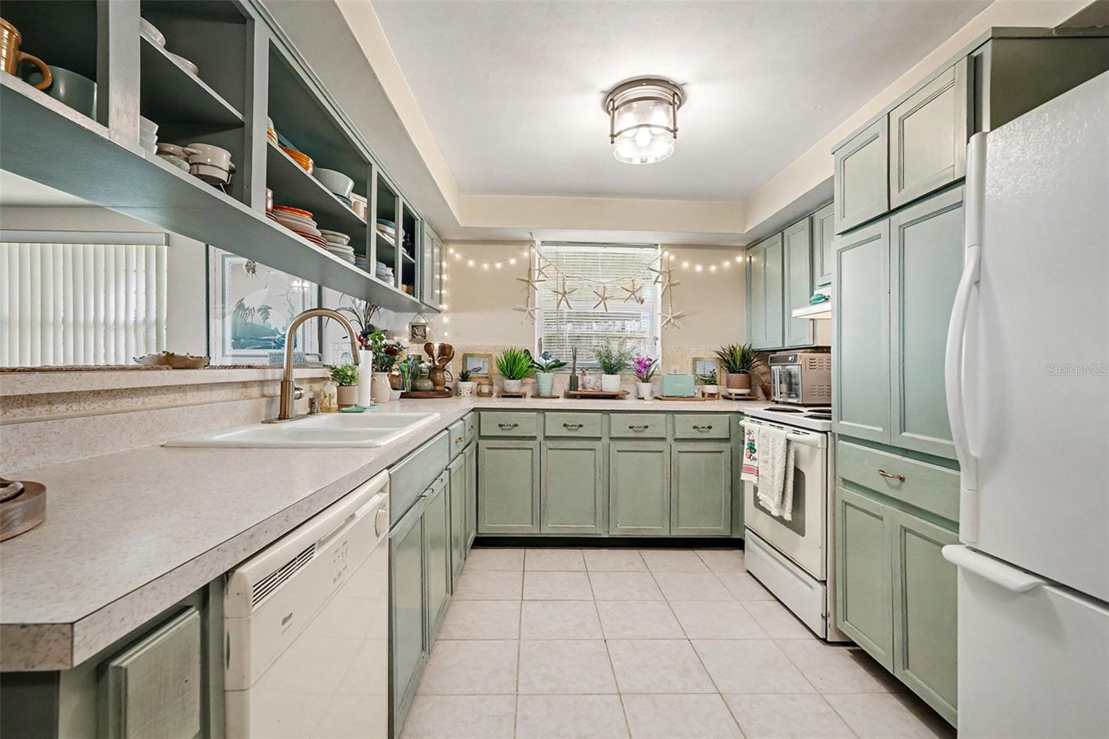 LA VILLA GARDENS - Residential