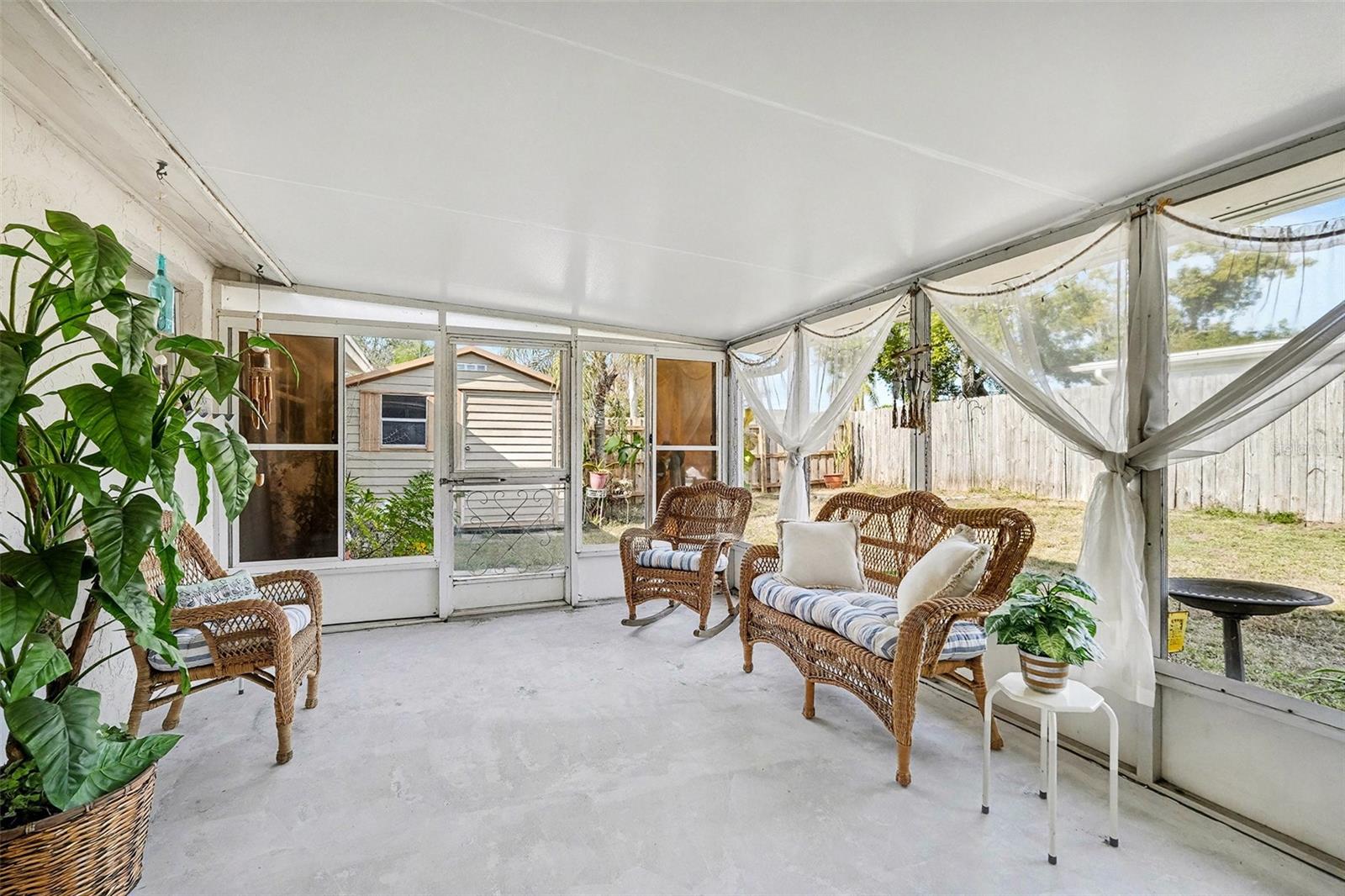 LA VILLA GARDENS - Residential