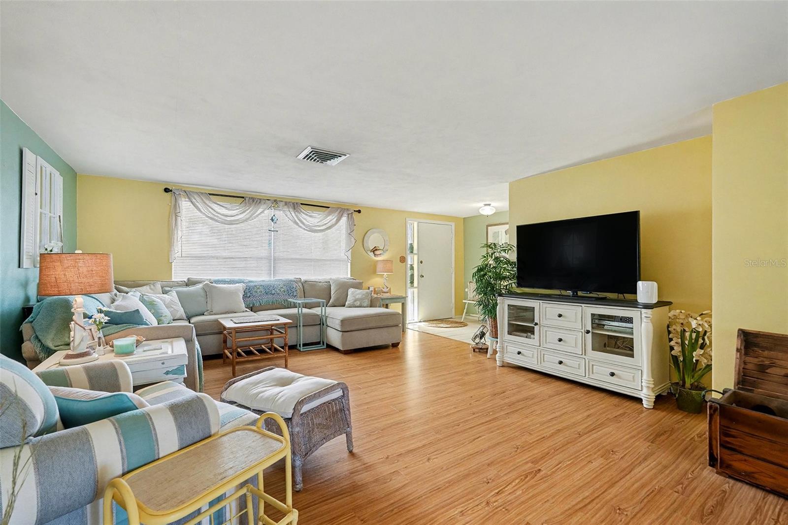 LA VILLA GARDENS - Residential