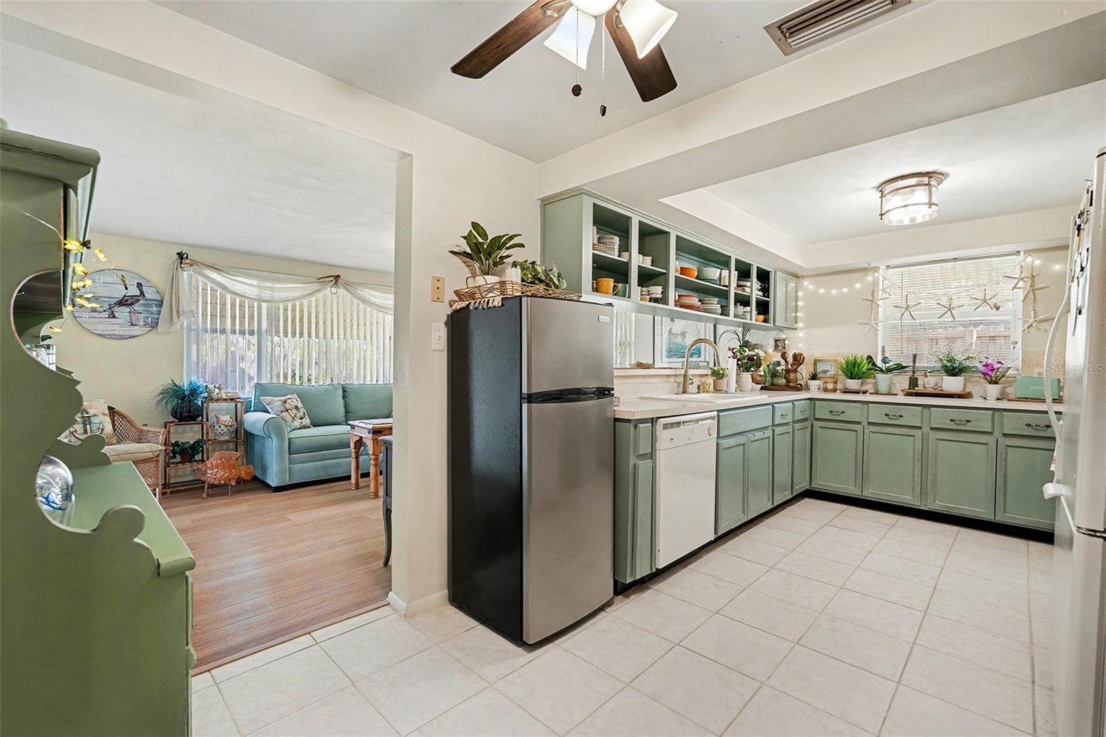 LA VILLA GARDENS - Residential