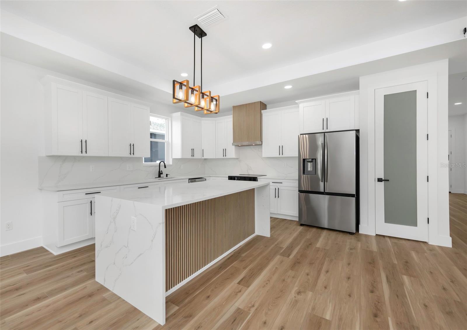 NEW ATHENS CITY - Residential